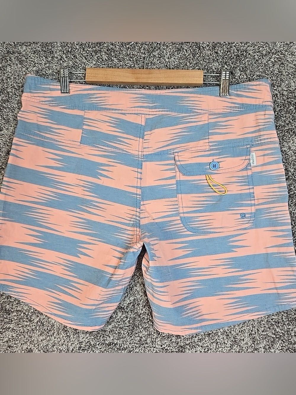 Chubbies Aztec Print 6” Swim Board Trunks Waist 35” - Picture 4 of 4